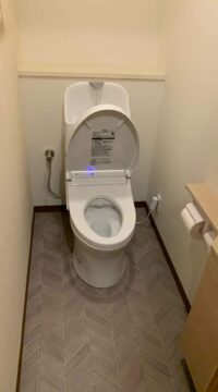 トイレ：仙台市太白区　掃除もしやすいオート開閉トイレリフォーム